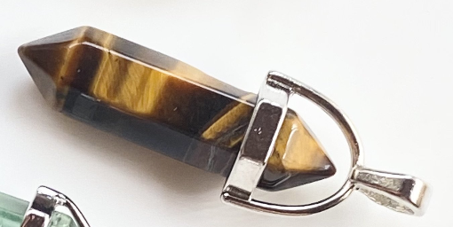 Double Point Pendant Necklace