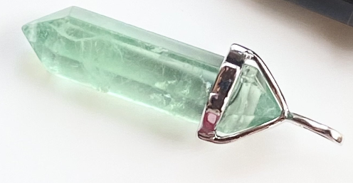 Double Point Pendant Necklace